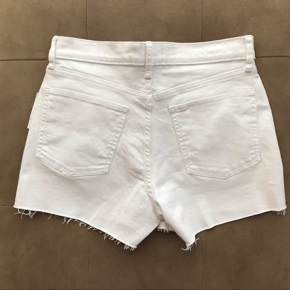 ♻️Reposted New Gap Denim high waisted button fly raw hem white denim shorts sz 4 - Picture 4 of 12